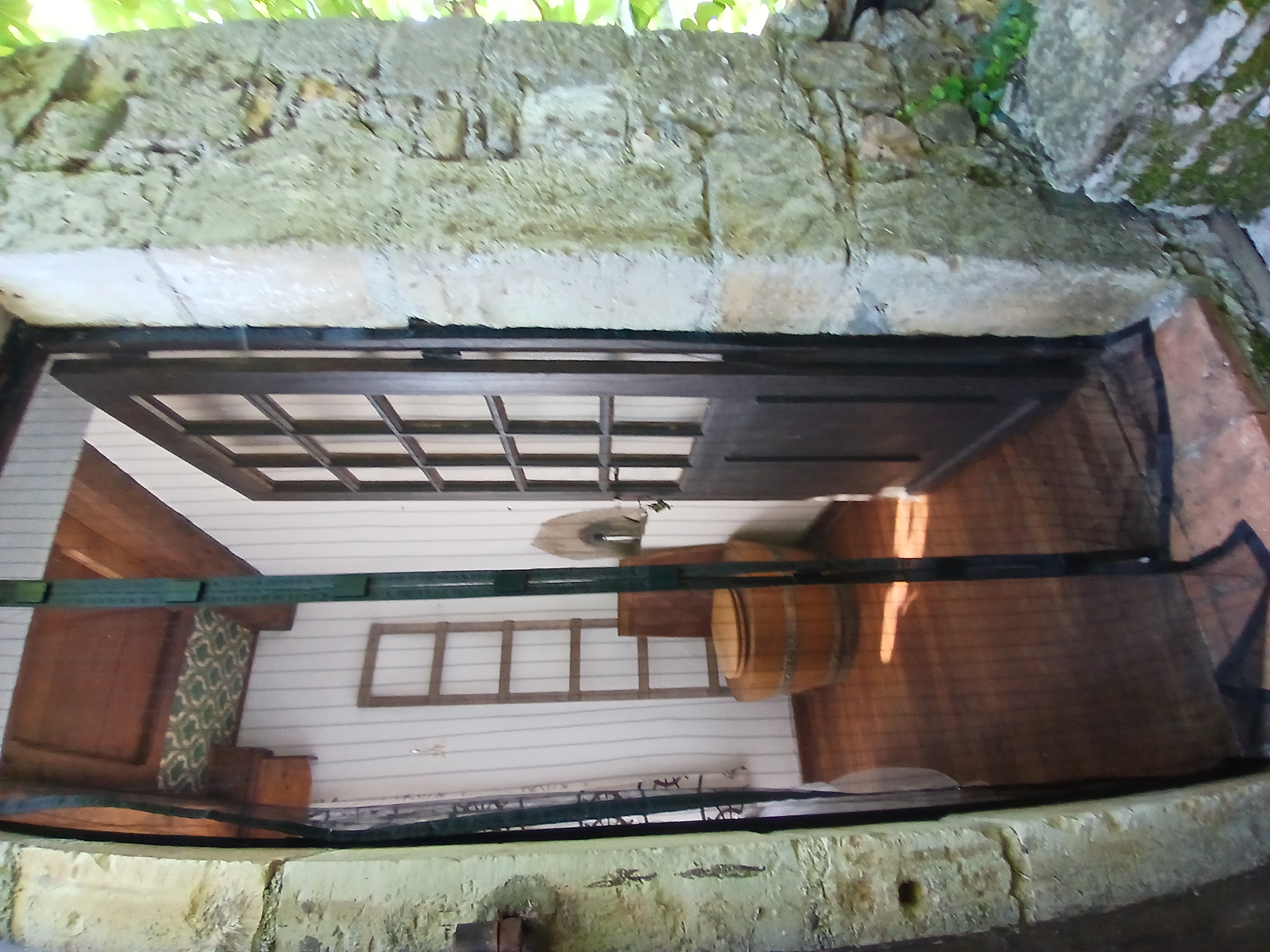 Lit double 160x200 Tour Carla - Hébergement authentique avec toilettes sèches